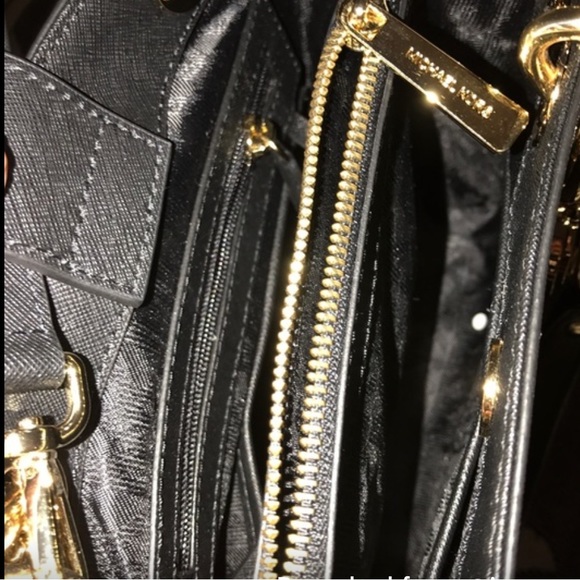 Cynthia Leather Satchel Michael Kors - Picture 5 of 9